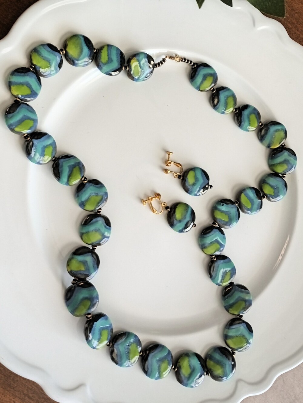 Like New Turquoise, Green & Black Acrylic Beaded Necklace & Clip Earring Set